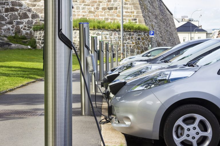 Kas septintas naudotas elektromobilis gali turėti suklastotą ridą