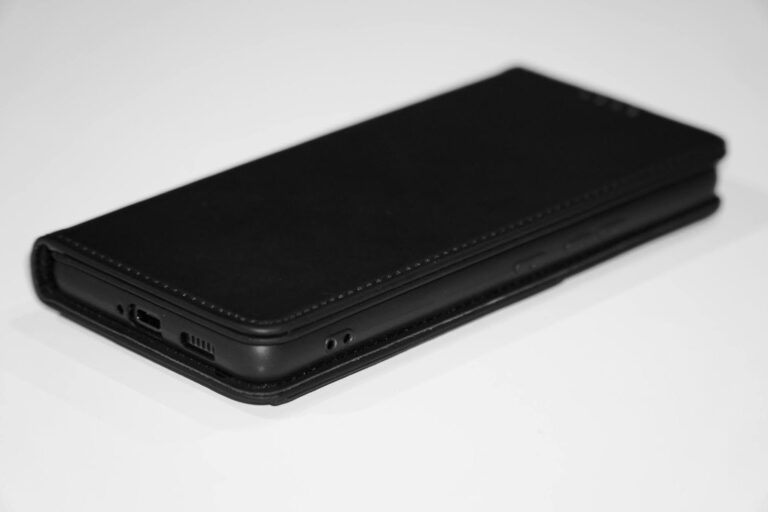 Kokį telefono dėklą rinktis automechanikui?