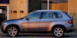 Ar vis dar įmanoma rasti tvarkingą E70?